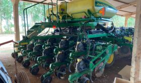 Plantadeira de arrasto John Deere DB 35×45 – 2015