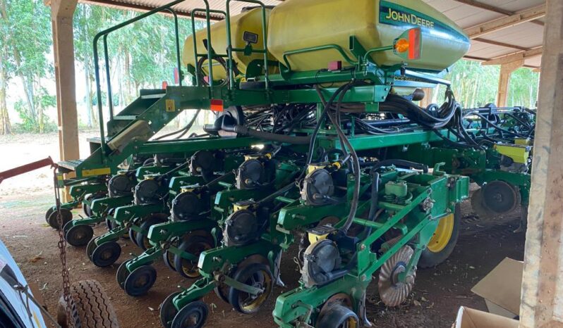 Plantadeira de arrasto John Deere DB 35×45 – 2015